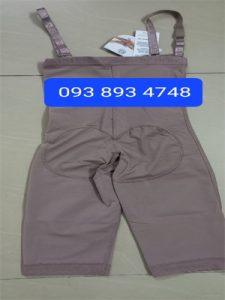 Bodysuite Ann Chery 5141 14 Hình ảnh thực tế bodysuit Ann Chery 5141 màu cà cao nhìn từ mặt sau, có đệm mông và thiết kế dạng quần dài đến gối.