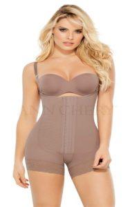 Hình chụp mặt trước của bodysuit Latex Ann Chery 5166 giúp tôn dáng và tạo đường cong rõ ràng.