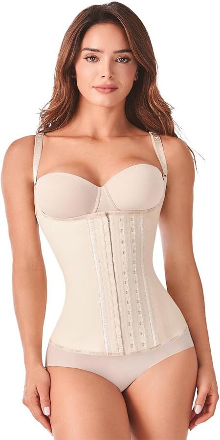 Người mẫu mặc Latex Ann Chery 2028 màu nude giúp định hình eo thon dáng chuẩn