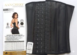 Gen nịt bụng latex Ann Chery 2021 long-line màu đen với thiết kế nhiều hàng móc cài phía trước, giúp siết eo mạnh mẽ và định hình vòng hai. Hình bên trái hiển thị bao bì sản phẩm cùng người mẫu mặc gen tạo dáng đồng hồ cát, bên phải là sản phẩm thực tế với chất liệu latex chắc chắn, hỗ trợ lưng và giảm mỡ bụng hiệu quả